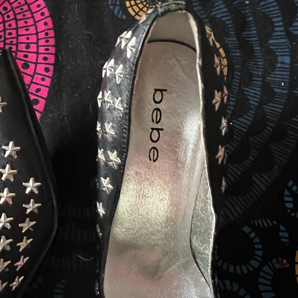 ⭐️ BEBE WORN ONCE BEBE STAR METAL STUDDED BLACK HEELS SIZE 7 M - Picture 5 of 9